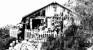 893- TEJERA - Un Cabanon2